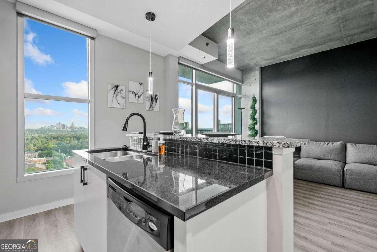 250 Pharr Road Atlanta - 17