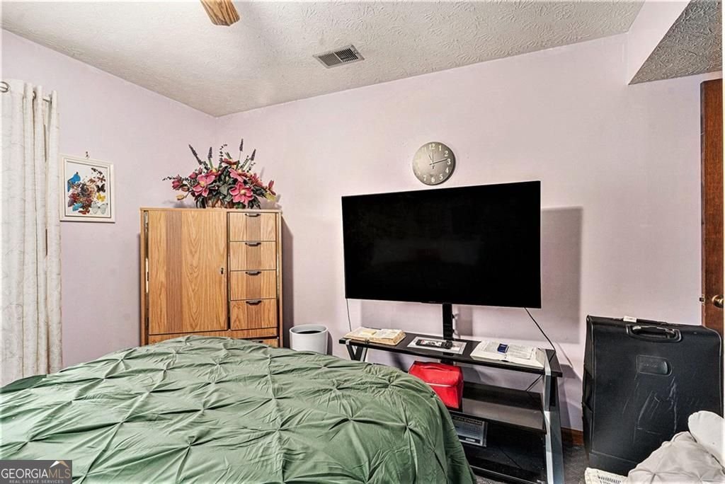 1913 Amberwood Court Griffin - 17