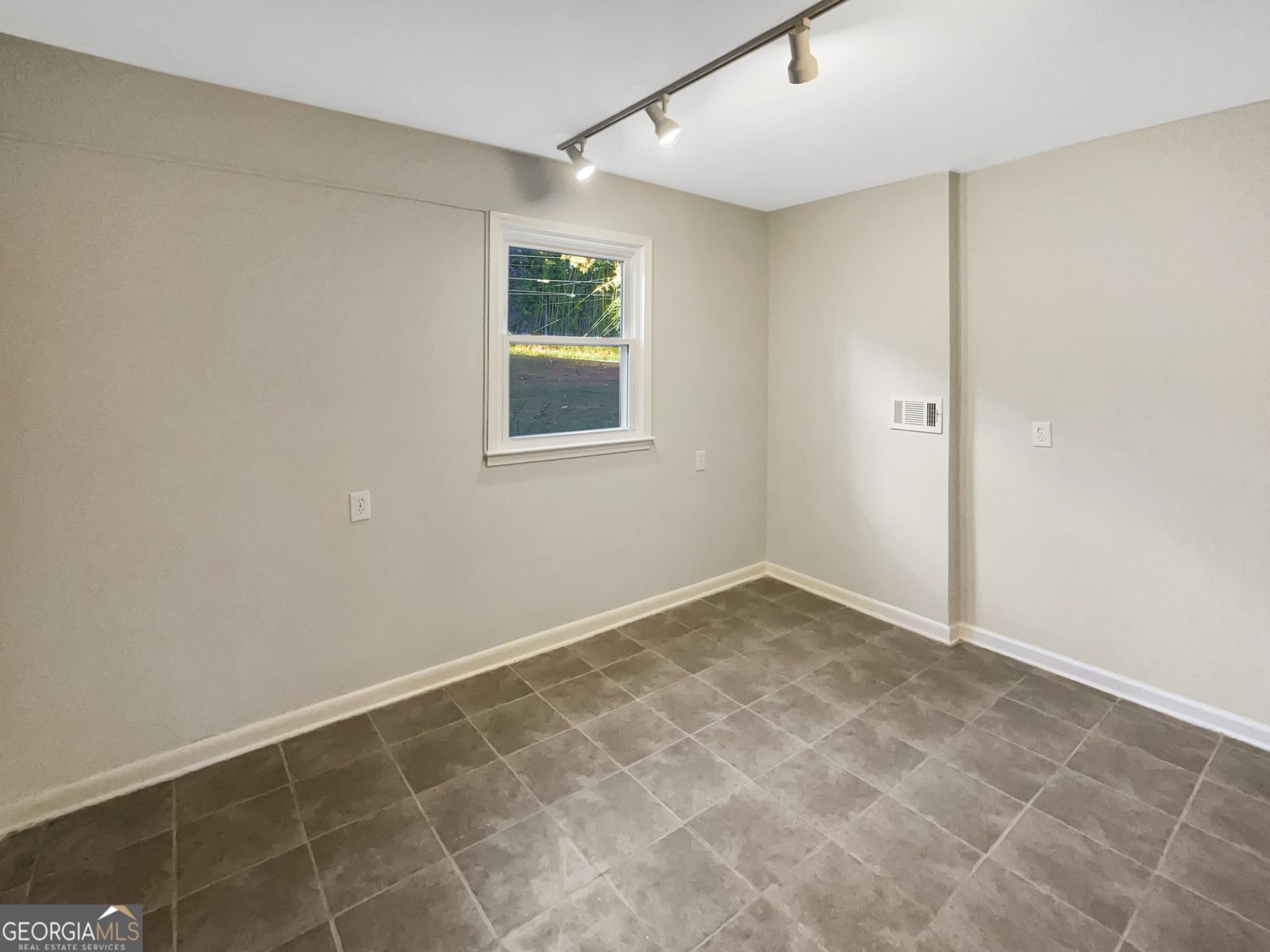 48 Russell Road Lawrenceville - 3