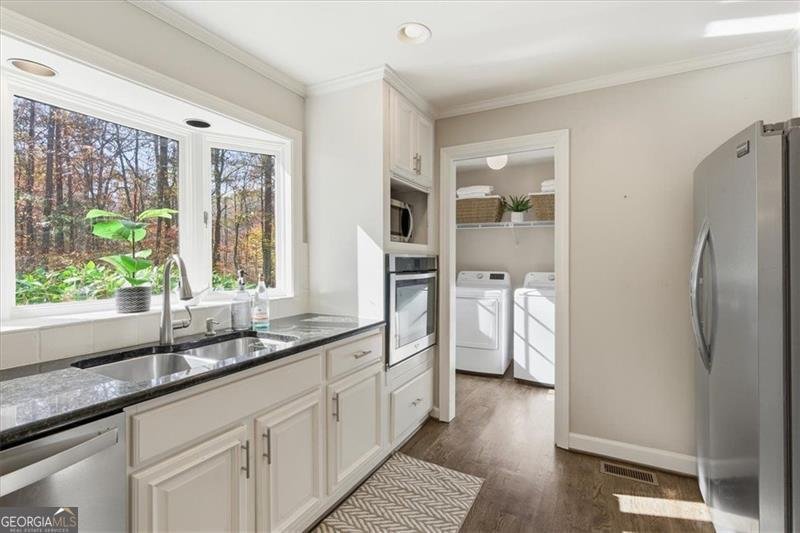 1525 HUNTINGFORD Drive Marietta - 21