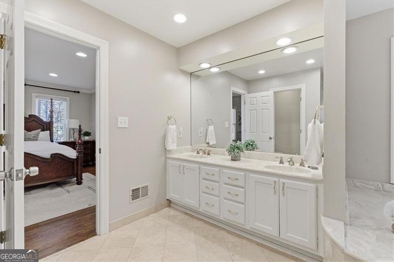 1525 HUNTINGFORD Drive Marietta - 37