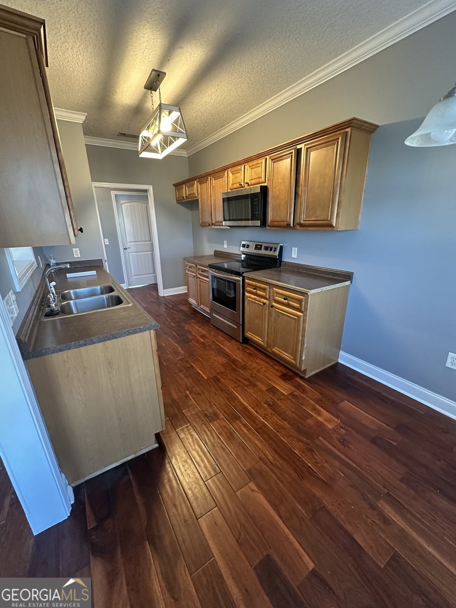 1212 Barnard Street Glennville - 11