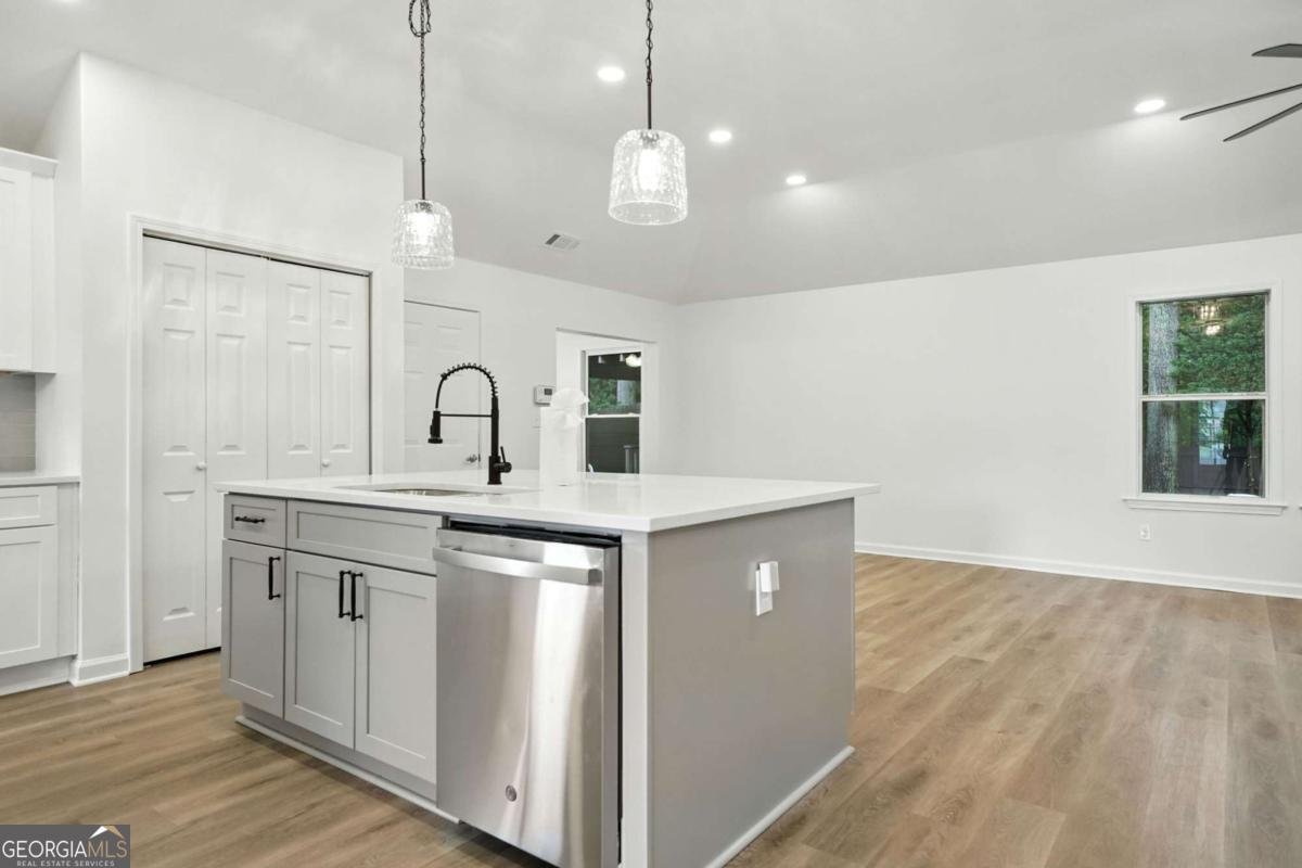 509 COURTYARD Way Woodstock - 3