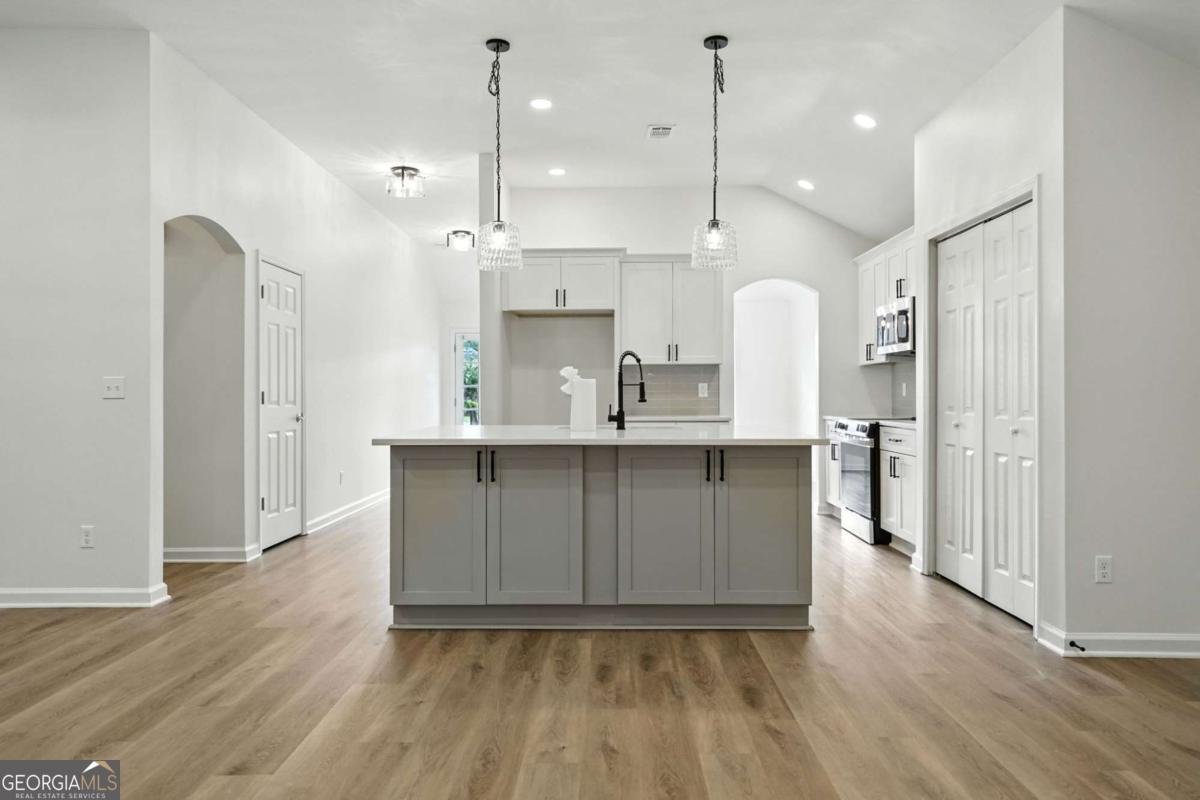 509 COURTYARD Way Woodstock - 4