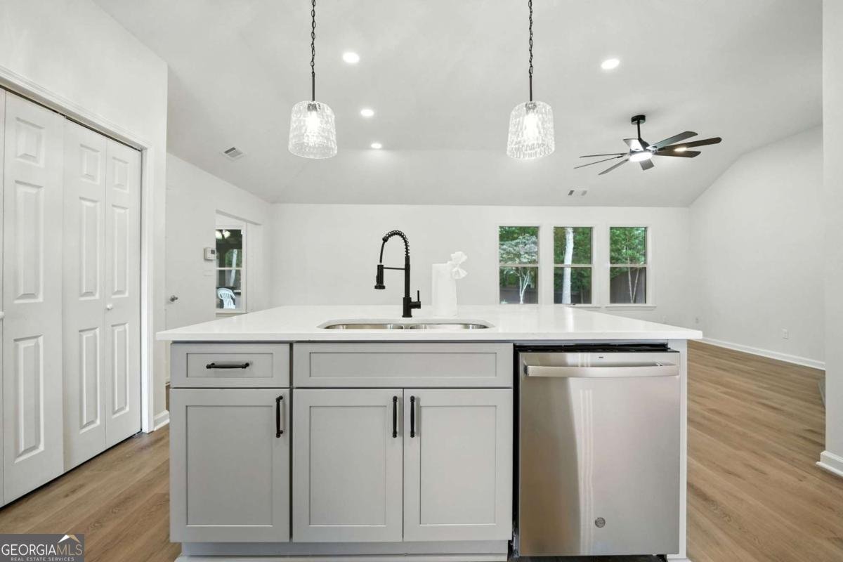 509 COURTYARD Way Woodstock - 5