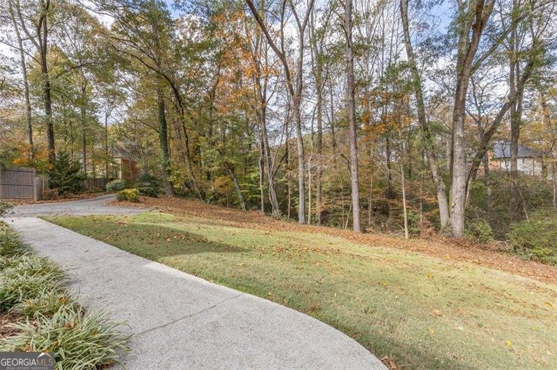 5768 LOST GROVE Drive Lilburn - 8