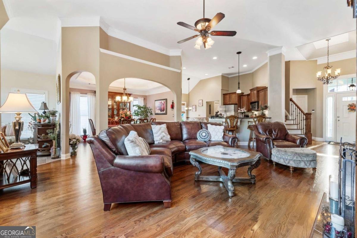 5235 Villa Lake Court Suwanee - 1