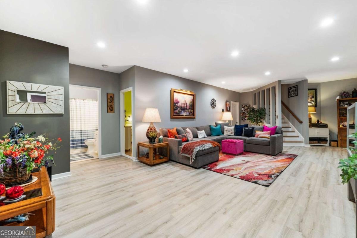 5235 Villa Lake Court Suwanee - 30