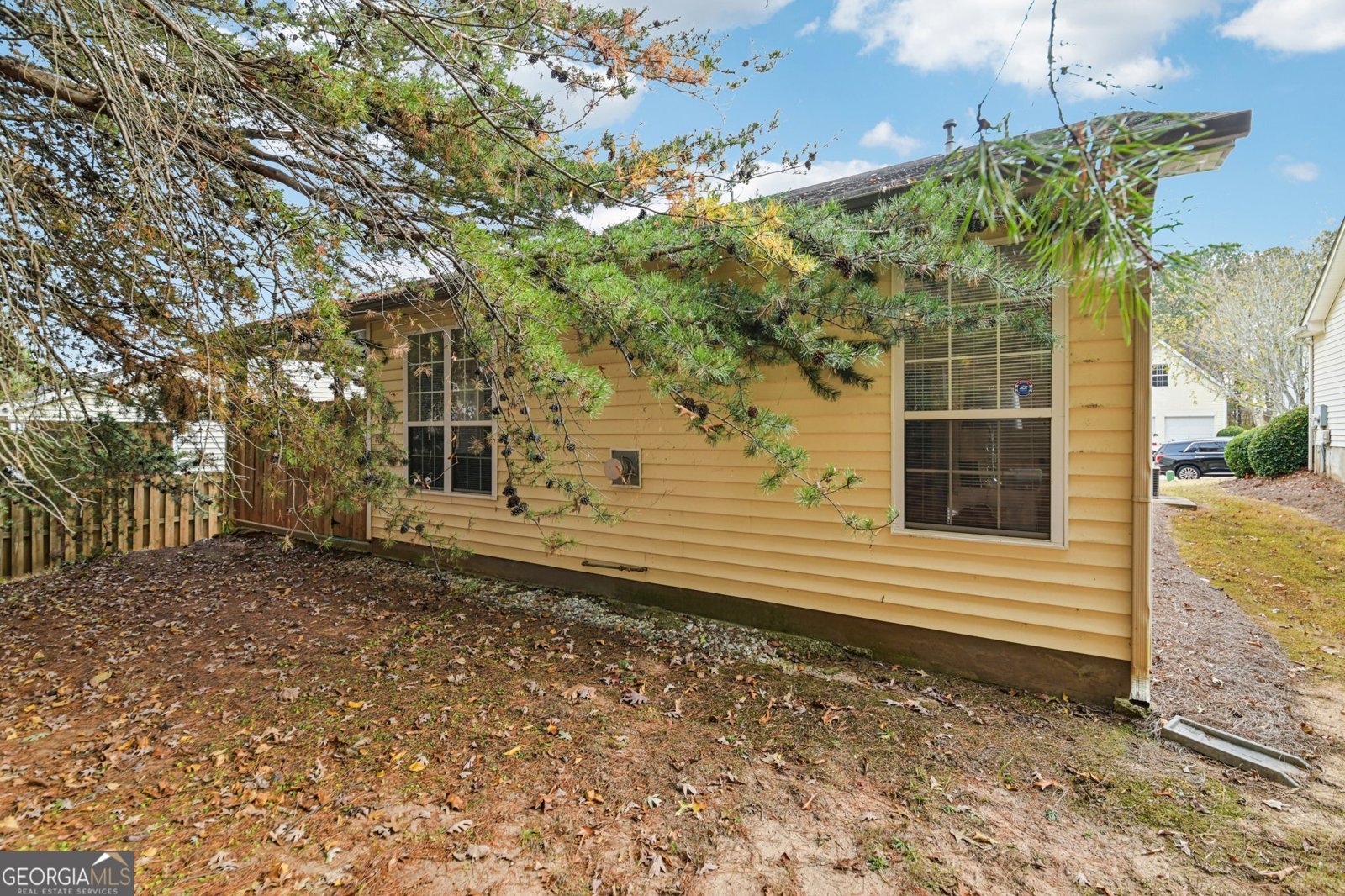 564 Goldfinch Way Stockbridge - 1