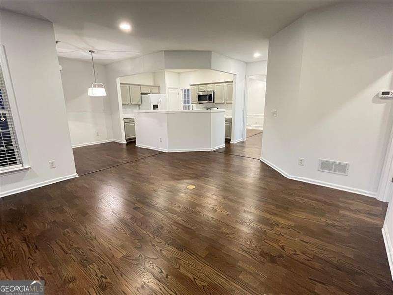 319 Dexter Drive Woodstock - 33