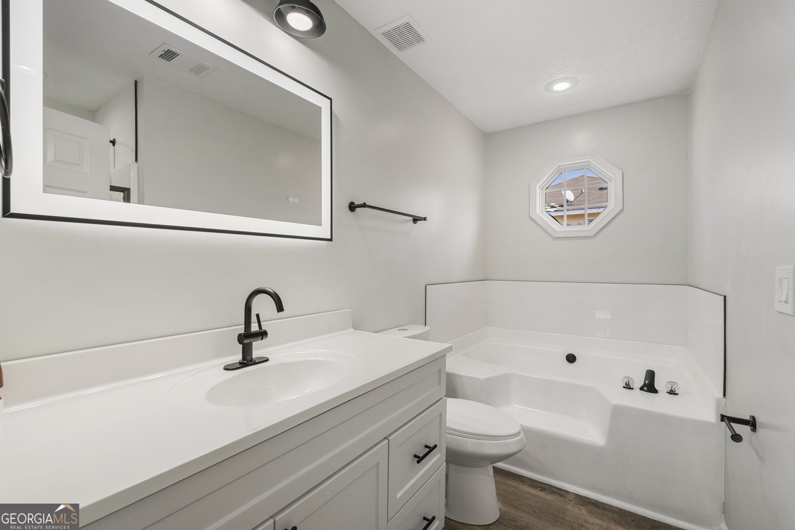 6782 Mitchell Road Columbus - 16