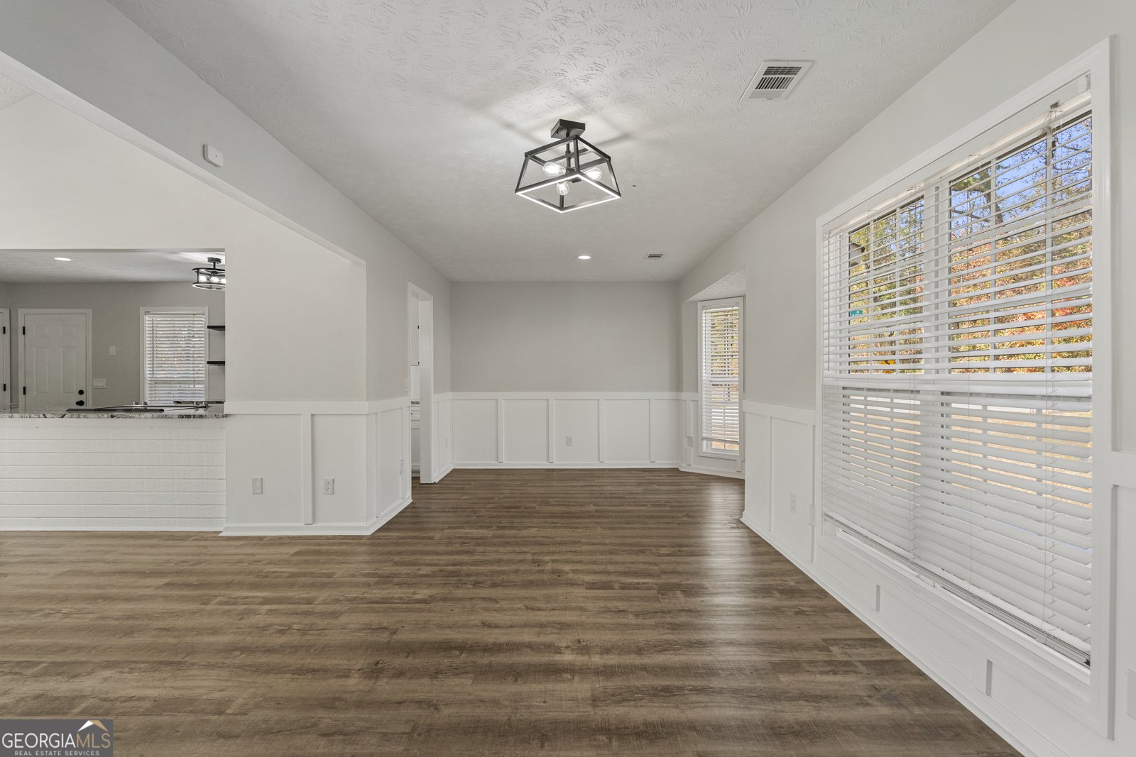 6782 Mitchell Road Columbus - 4