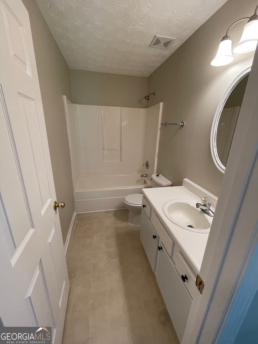 55 The Falls Boulevard Covington - 14