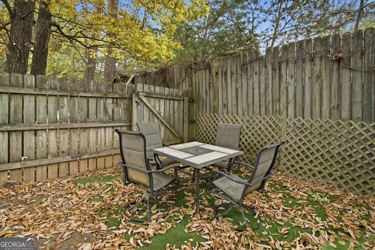 1418 Shiloh Way Kennesaw - 33