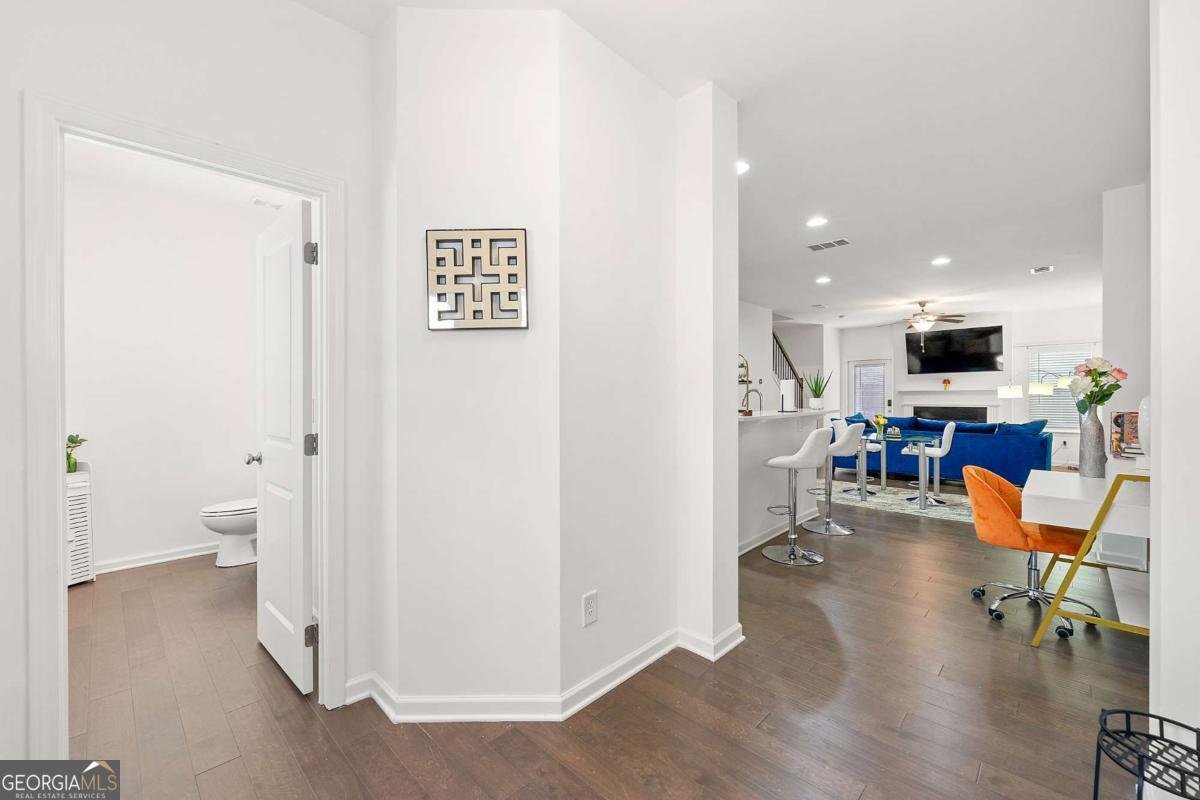 849 Crestwell Ct Way Atlanta - 3