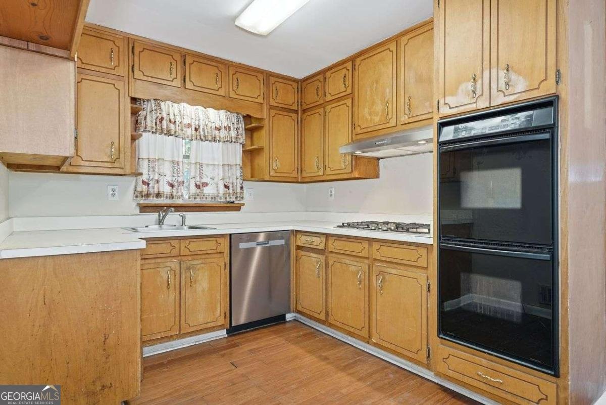 448 THACKERY Place Atlanta - 19