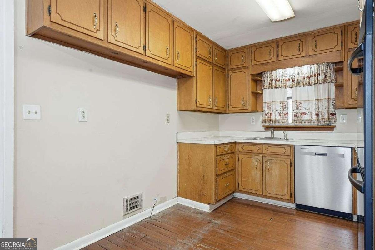 448 THACKERY Place Atlanta - 20