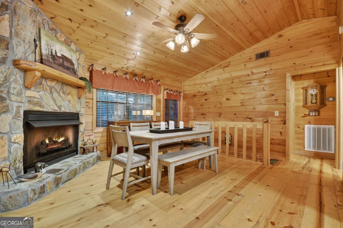 97 Doyle Carder Parkway Cherry Log - 11