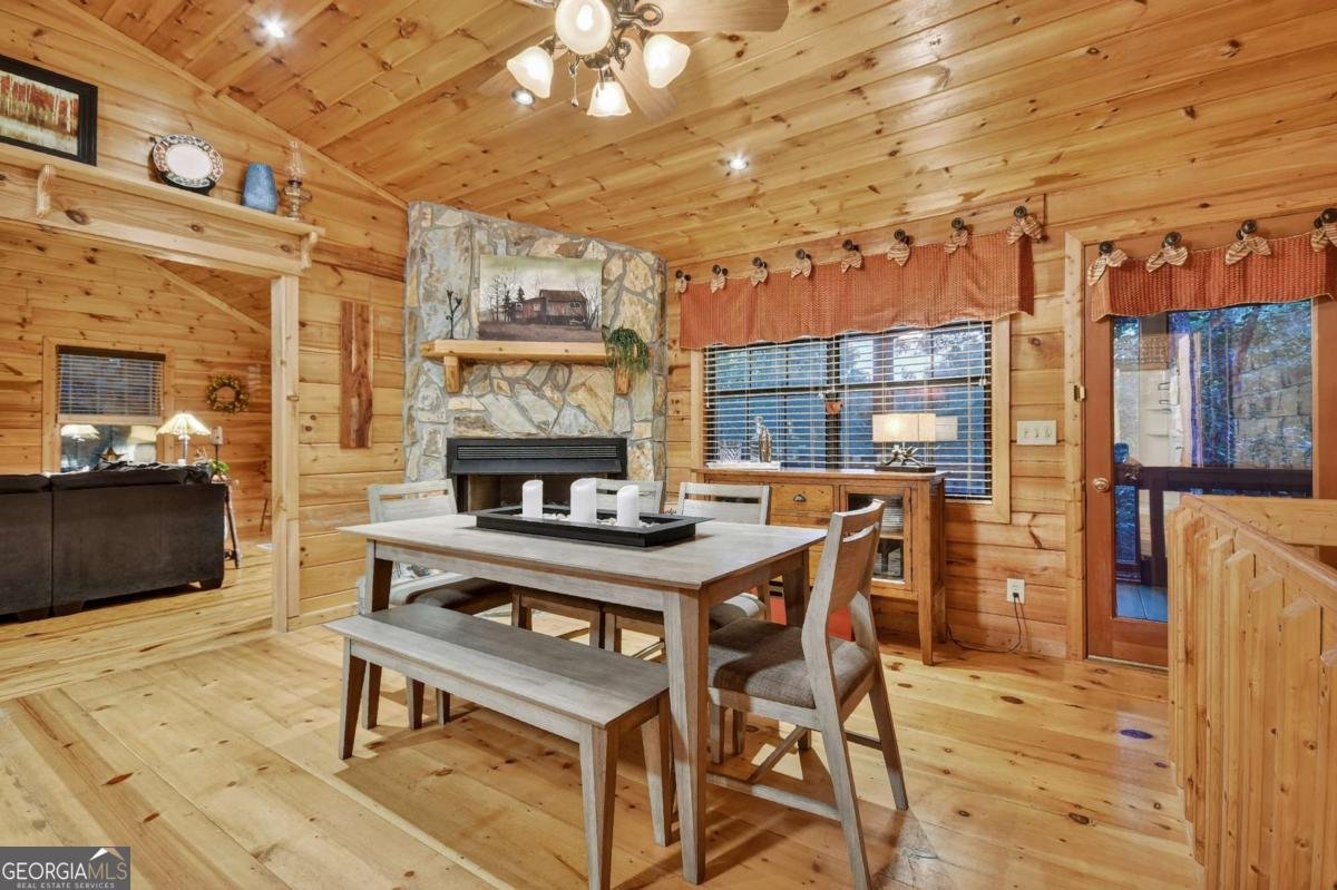 97 Doyle Carder Parkway Cherry Log - 12