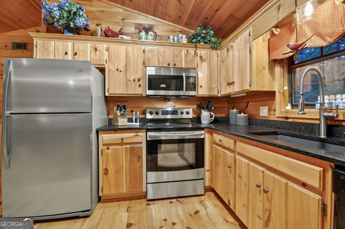 97 Doyle Carder Parkway Cherry Log - 17