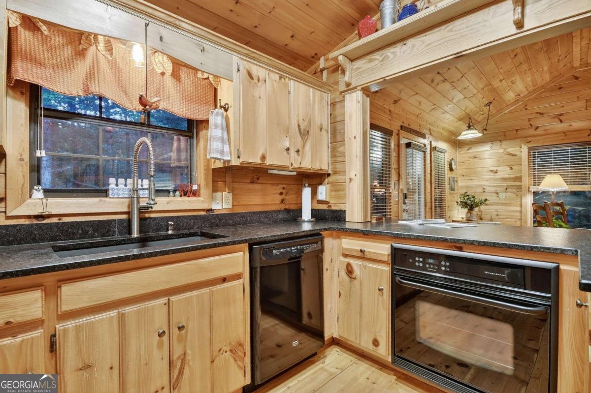 97 Doyle Carder Parkway Cherry Log - 18