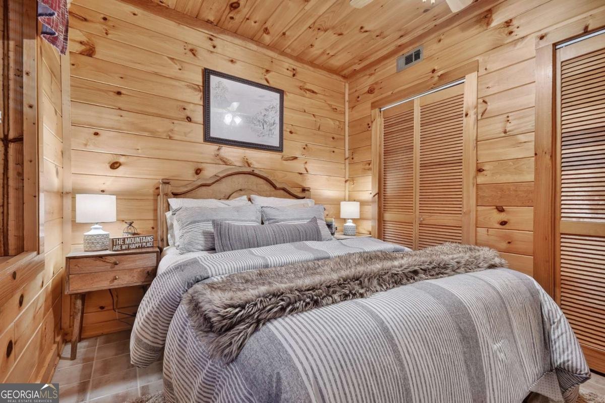 97 Doyle Carder Parkway Cherry Log - 32