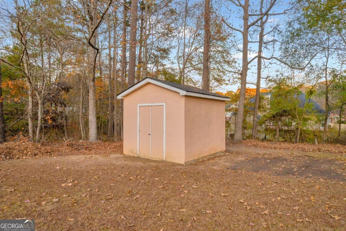 7135 Hania Drive Fairburn - 39