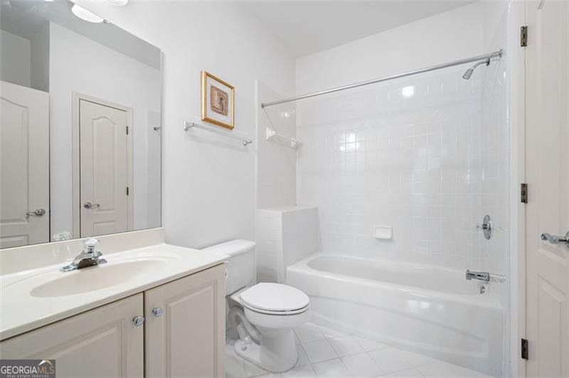 1605 Ridenour Parkway Kennesaw - 33