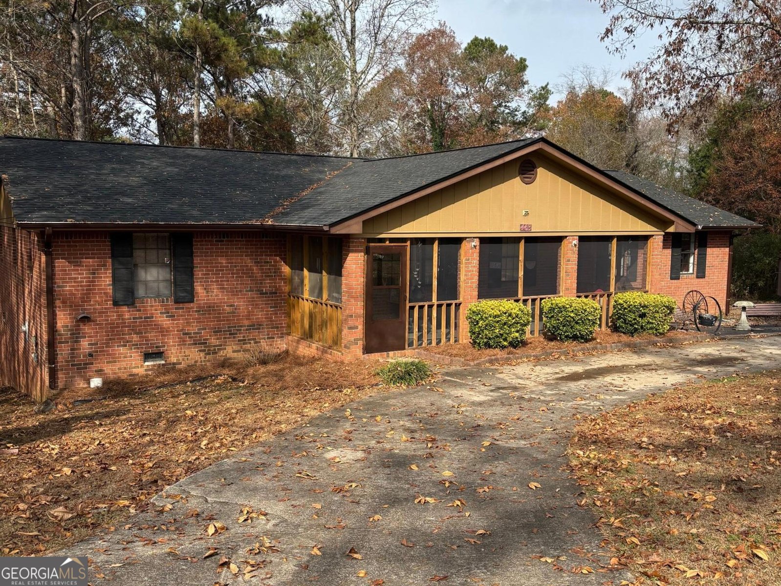 463 Compton Road Silver Creek - 2