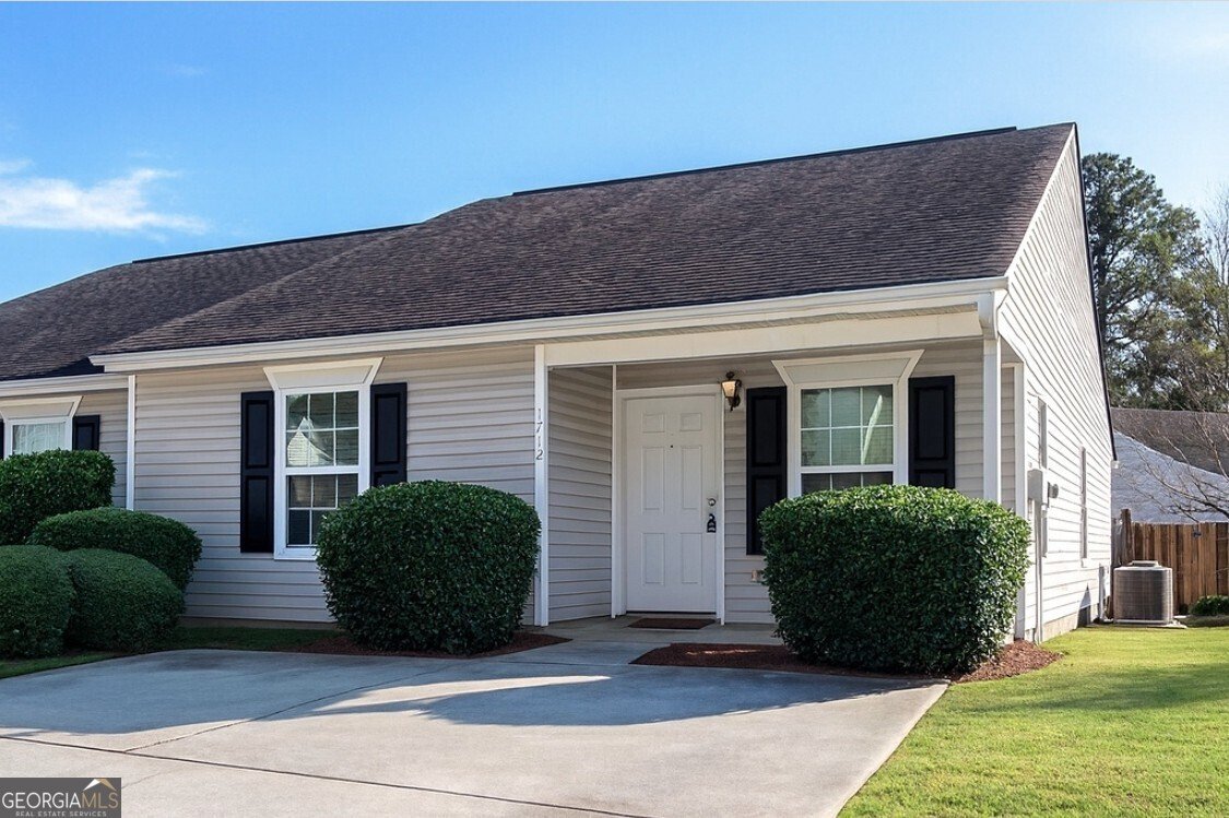 1712 Summerwoods Lane Griffin - 1