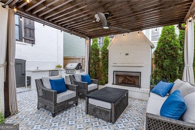 578 East Avenue Atlanta - 27