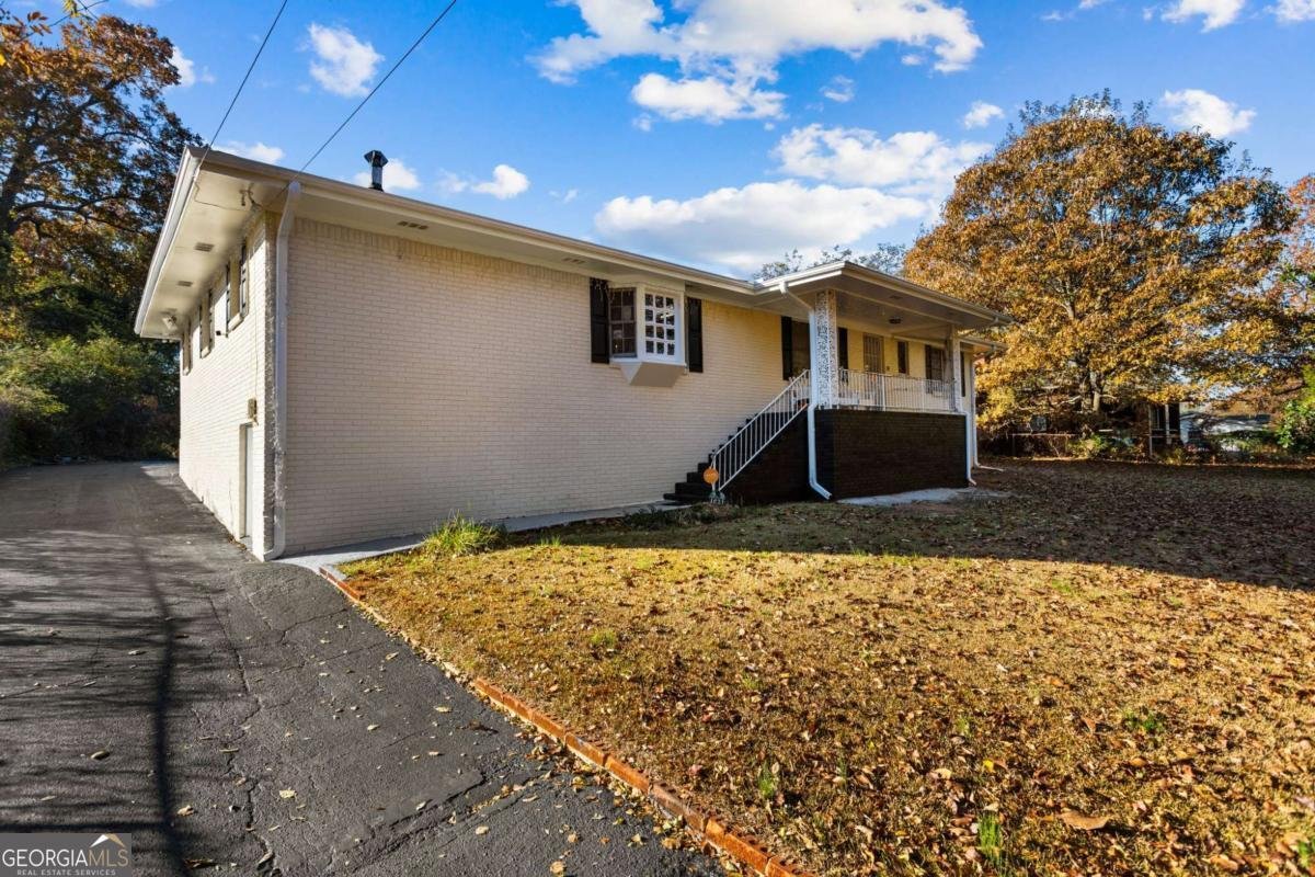 1021 Wisteria Drive Mableton - 4