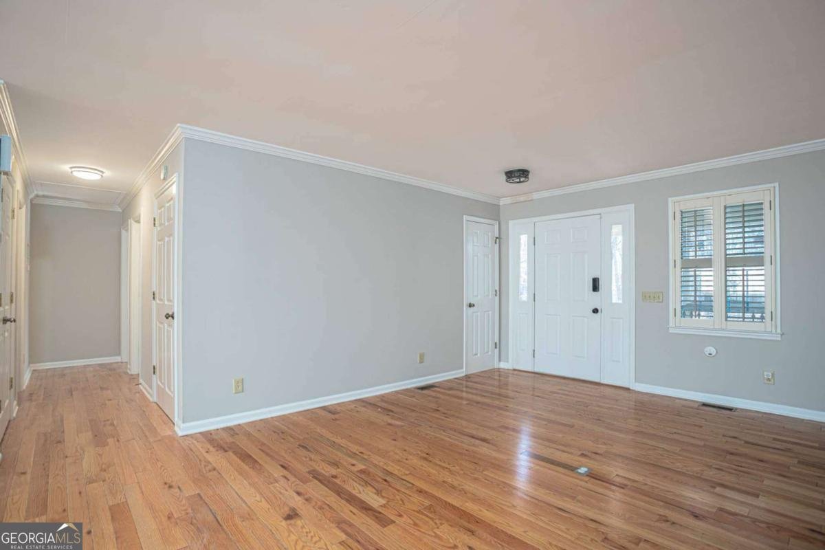 323 McCartan Trail Clarkesville - 11