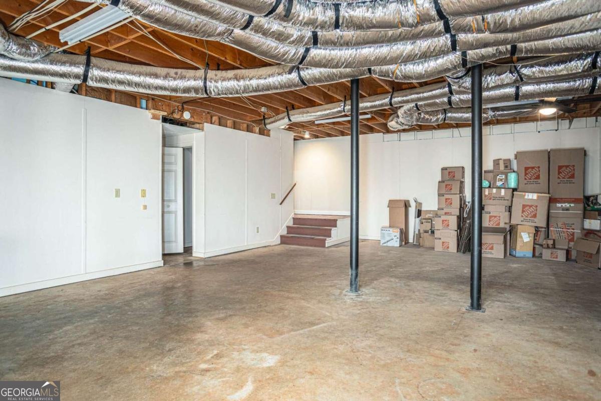 323 McCartan Trail Clarkesville - 37