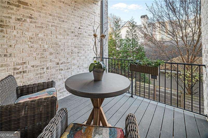 3715 Peachtree Road Atlanta - 19