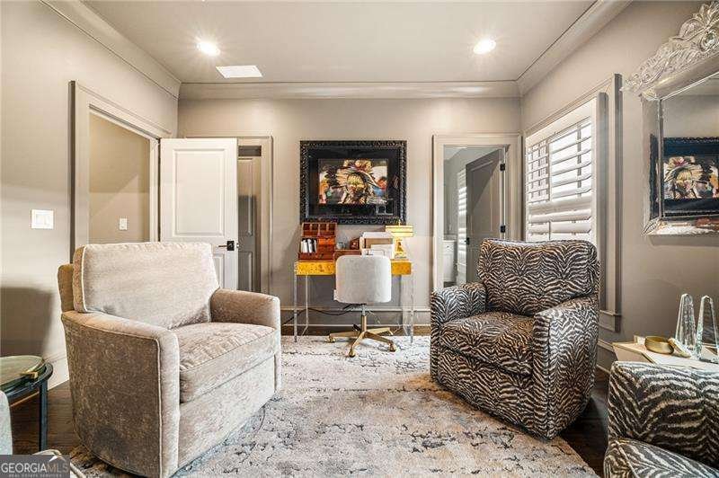 3715 Peachtree Road Atlanta - 37