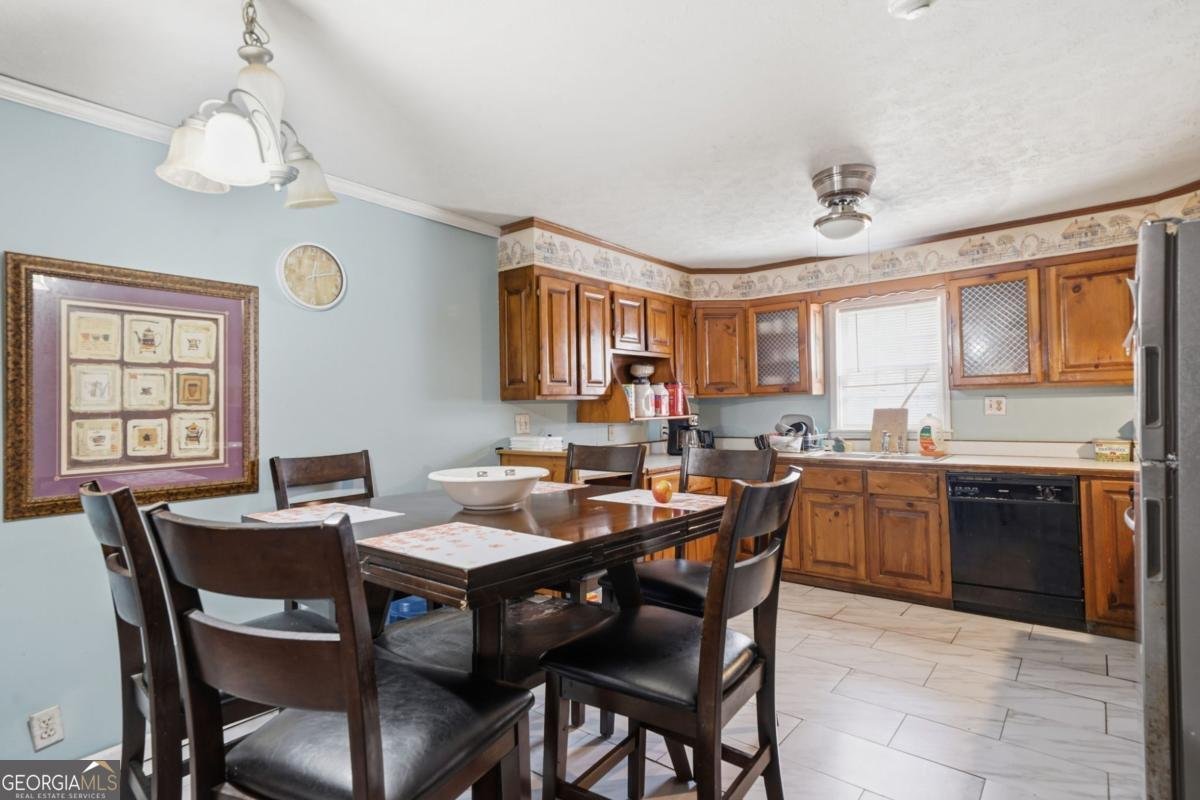 7417 Pleasant Hill Road Lithonia - 22