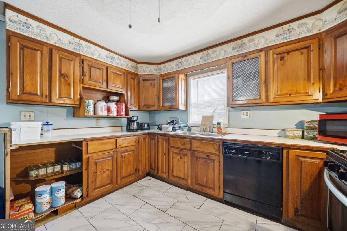 7417 Pleasant Hill Road Lithonia - 23