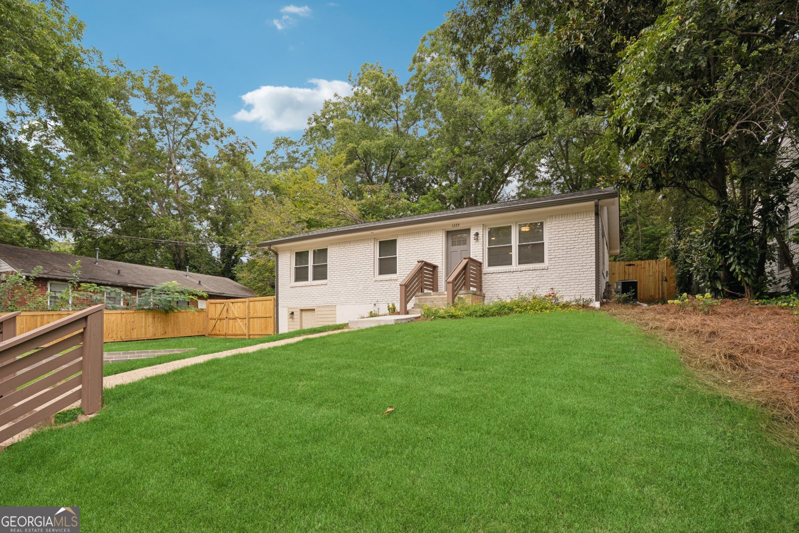 1335 East Washington Avenue East Point - 2