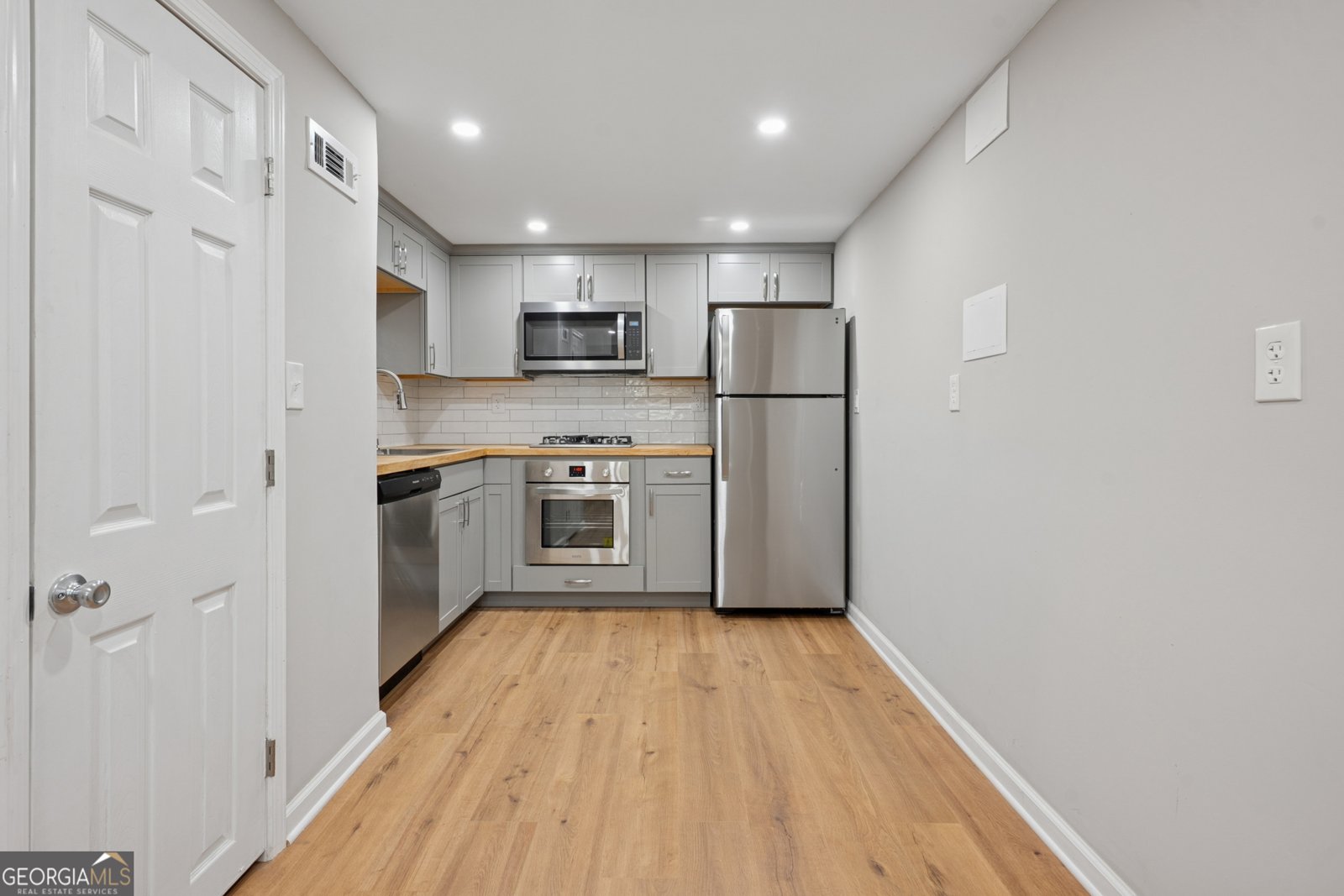 1335 East Washington Avenue East Point - 30