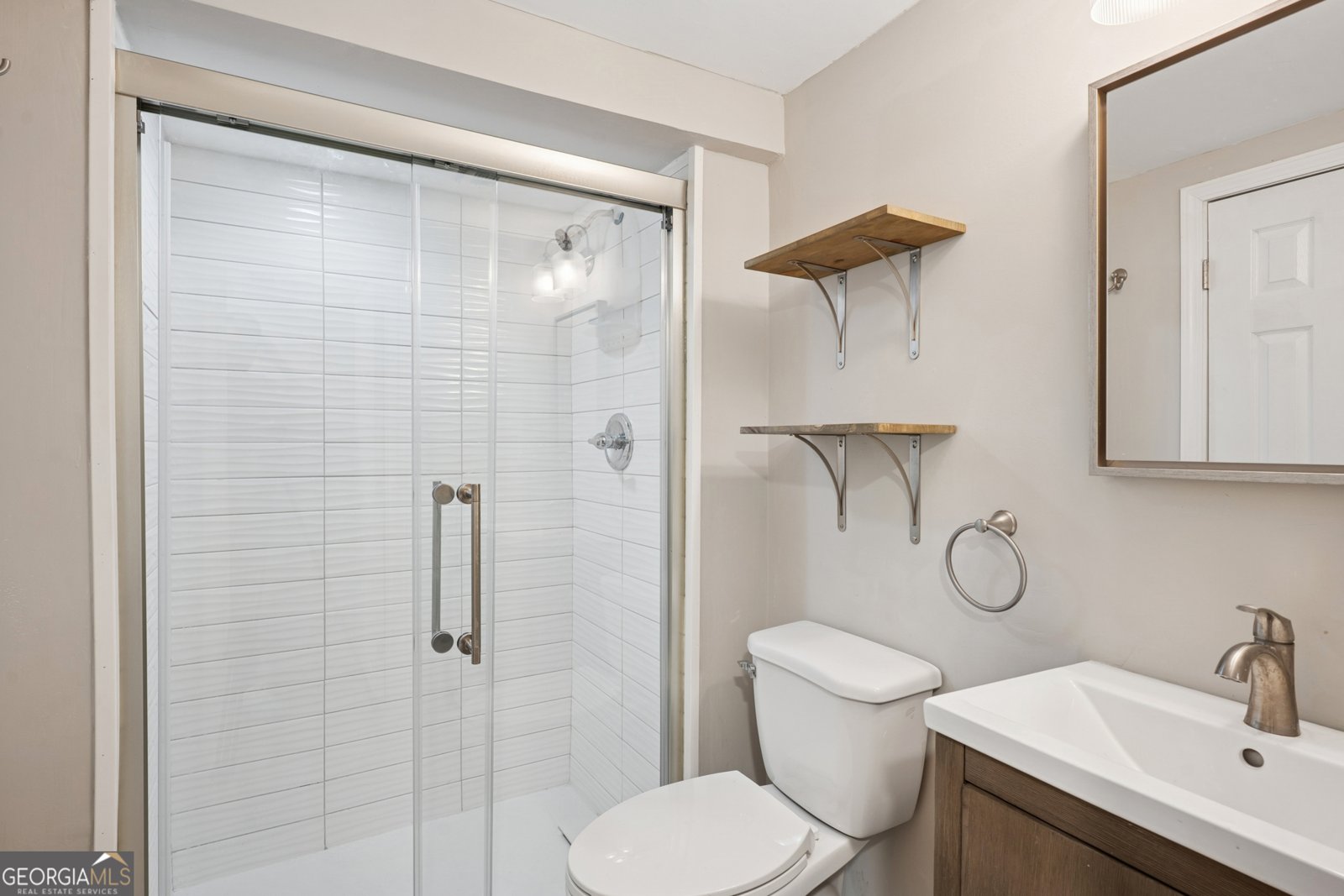 1335 East Washington Avenue East Point - 38