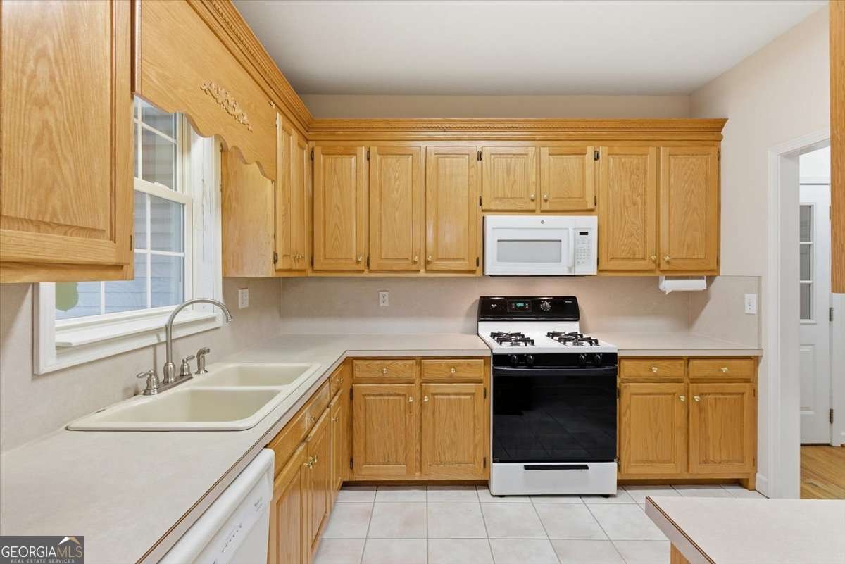 875 Knox Bridge Highway White - 15