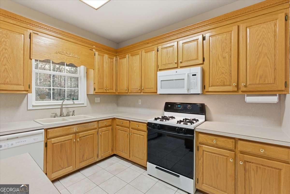 875 Knox Bridge Highway White - 17