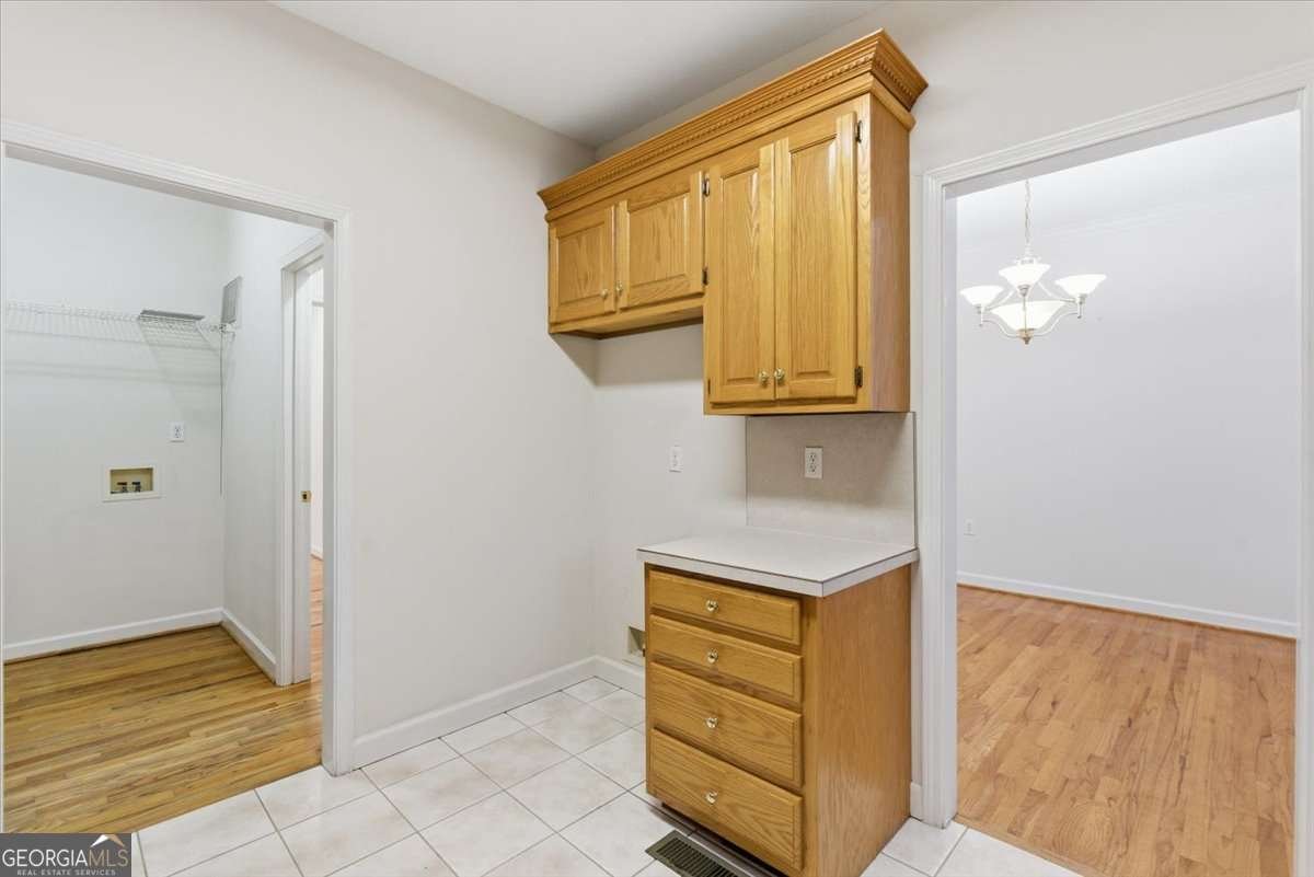 875 Knox Bridge Highway White - 18