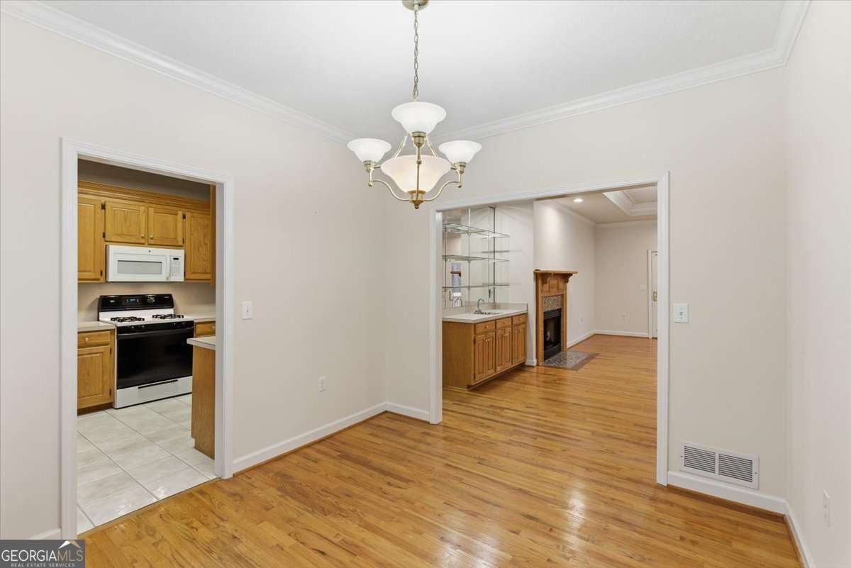 875 Knox Bridge Highway White - 19