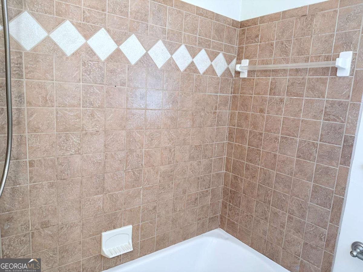 1226 Hickory Drive Lilburn - 23