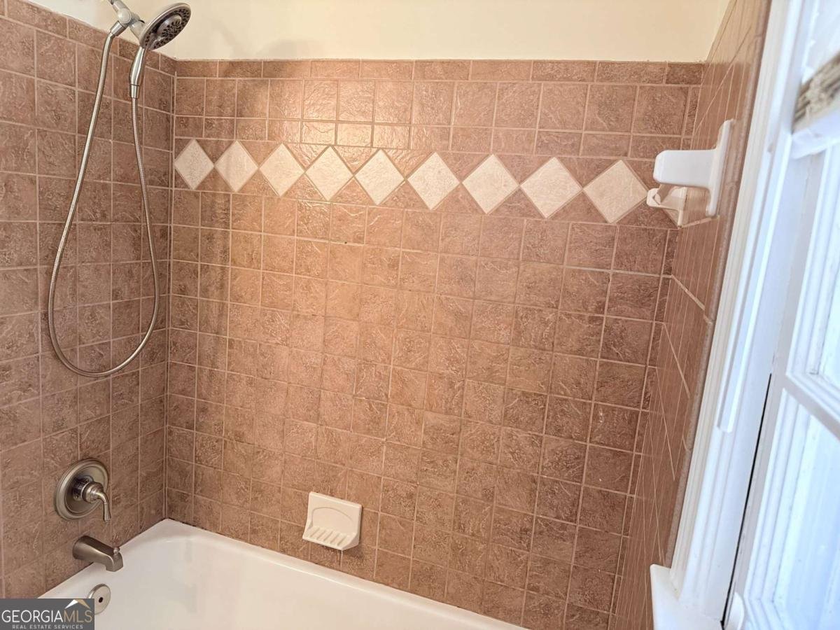 1226 Hickory Drive Lilburn - 24