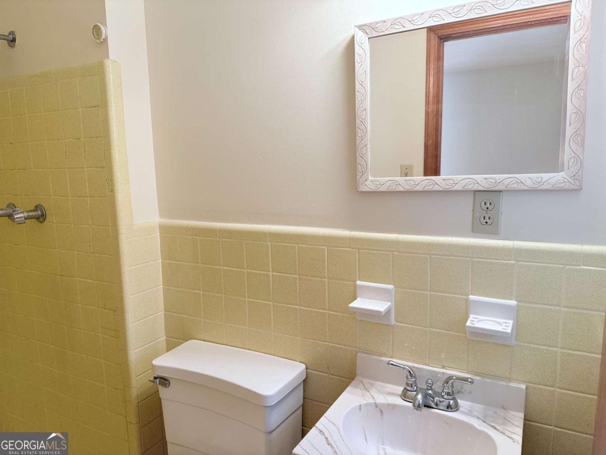 1226 Hickory Drive Lilburn - 30