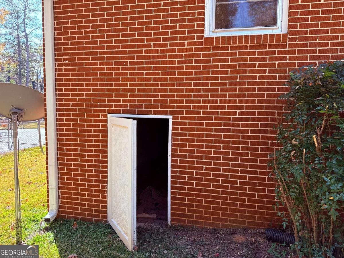 1226 Hickory Drive Lilburn - 43