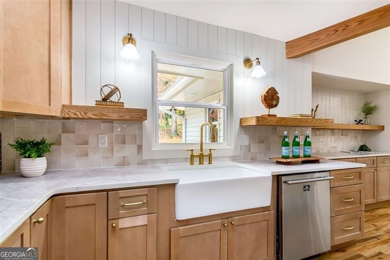 4956 Mountclaire Stone Mountain - 17